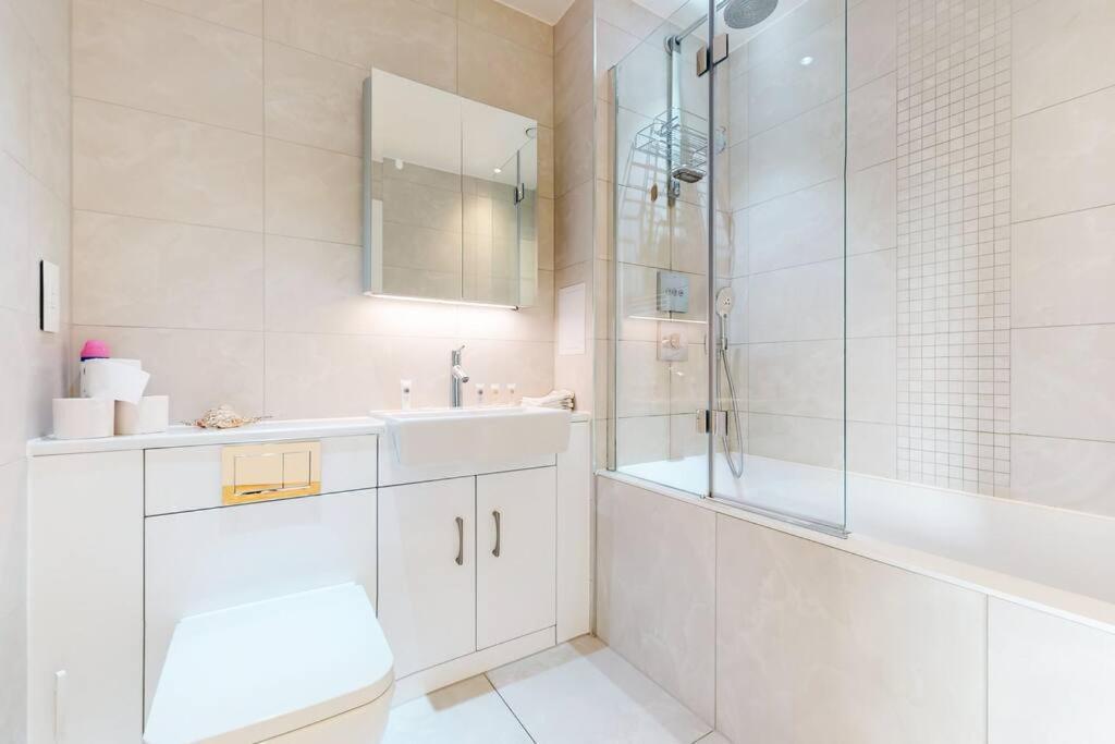 Exquisite 1-Bedroom Flat In North Kensington Londra Esterno foto